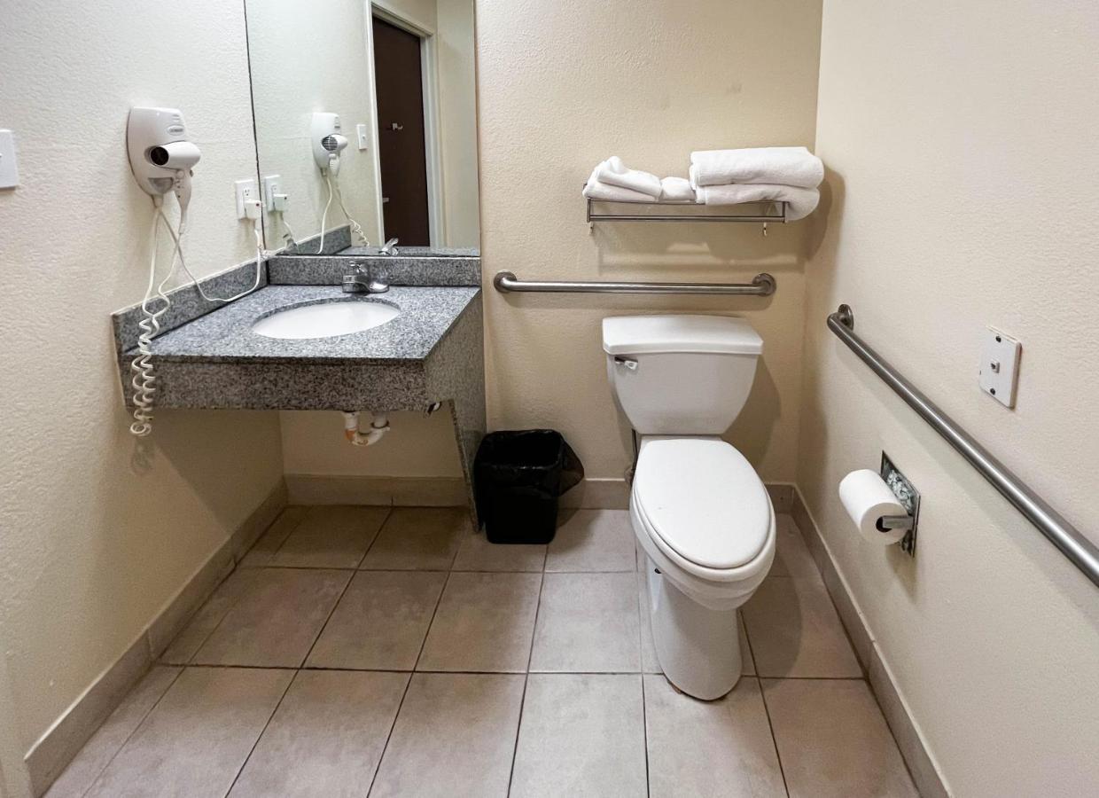 Executive Inn & Suites Breaux Bridge, La المظهر الخارجي الصورة