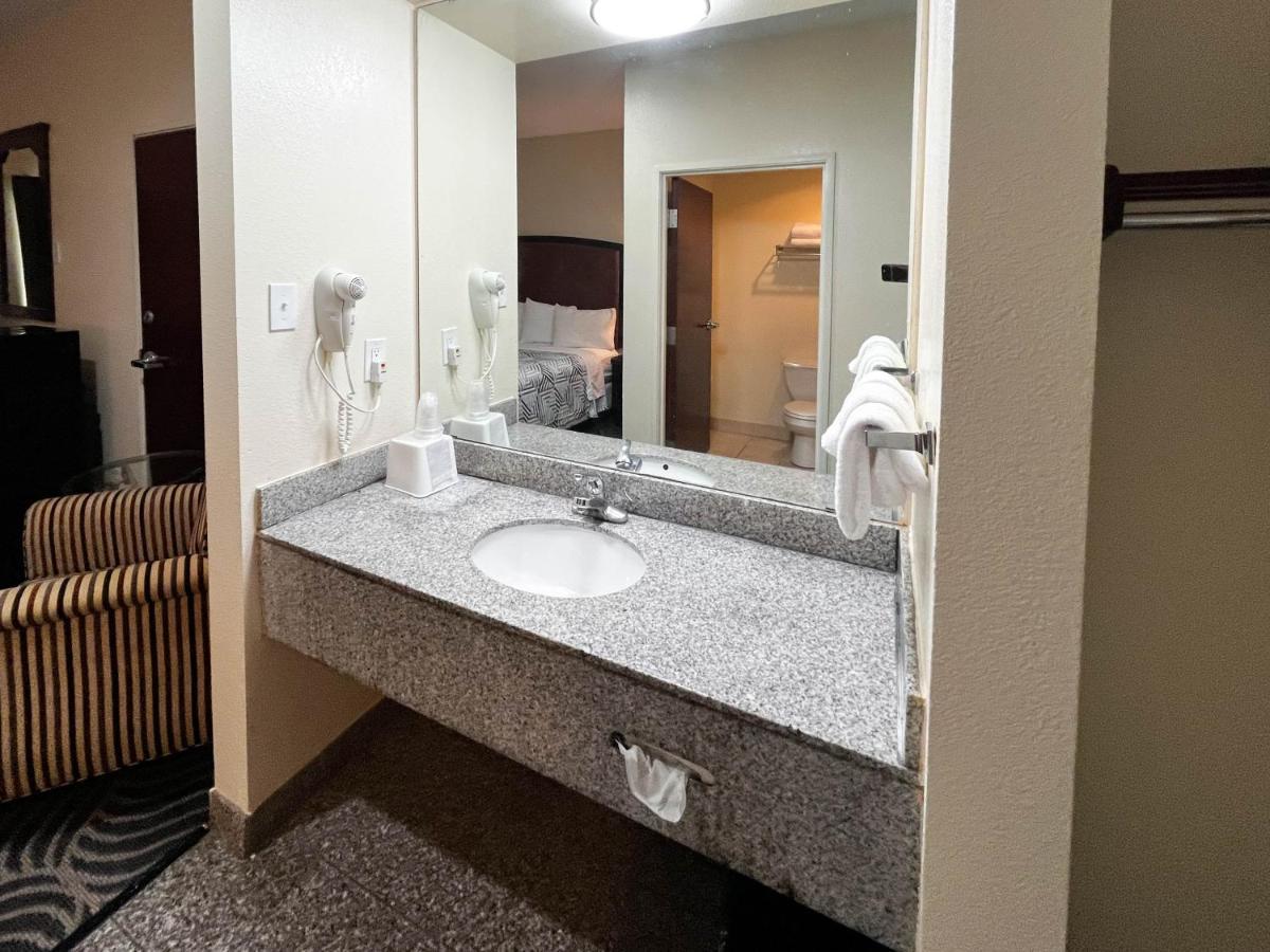 Executive Inn & Suites Breaux Bridge, La المظهر الخارجي الصورة